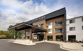 Courtyard Grand Rapids Airport